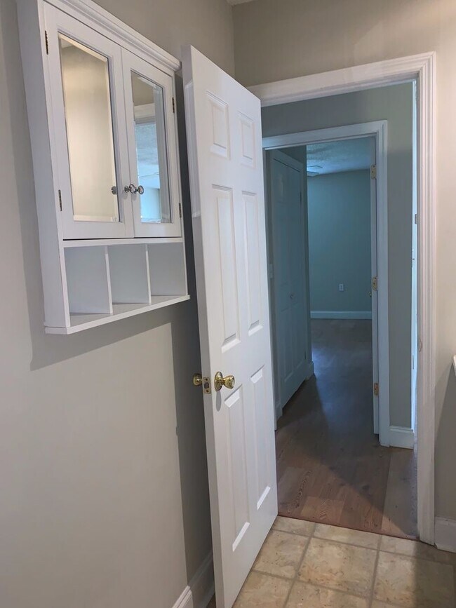 Building Photo - Duplex In The Heart Of Summerville!