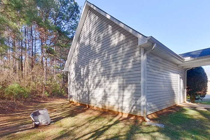 Building Photo - 198 Mitchell Dr