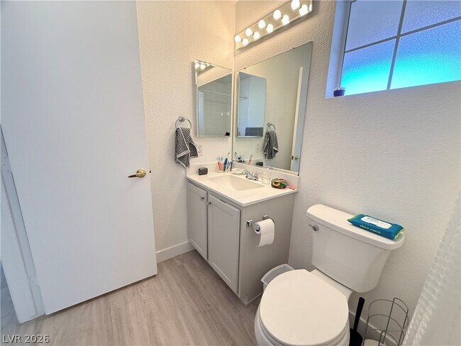 Building Photo - 9605 Sundial Dr