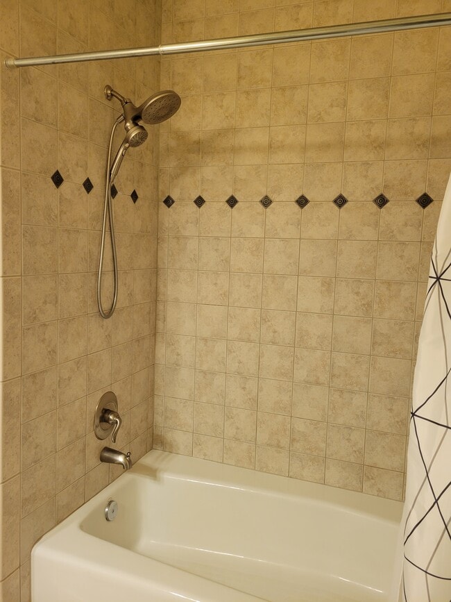 Building Photo - 400 Washington Ave