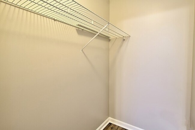 Building Photo - 210 Easy St