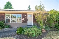 Building Photo - 345 NE 9th Pl