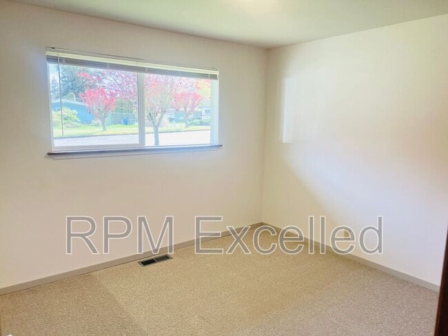 Building Photo - 3808 S 250th St