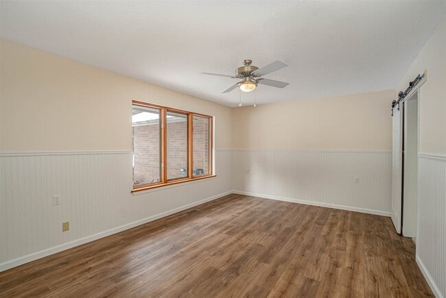 Building Photo - 3301 Thornbrook Ct