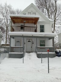 Building Photo - 132 Parkway Dr