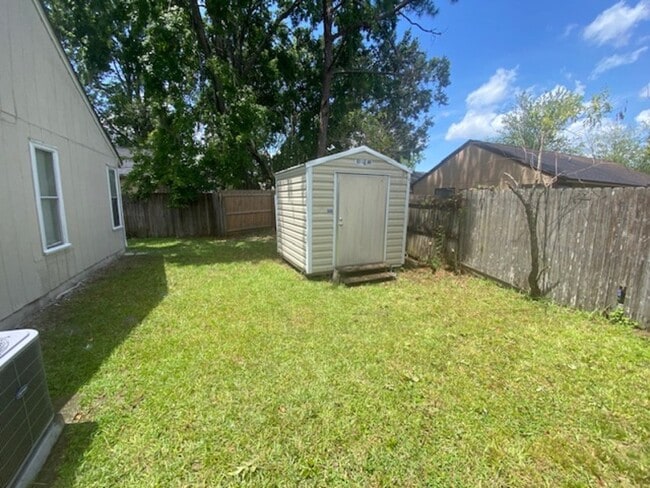 Building Photo - 2591 Malibu Cir