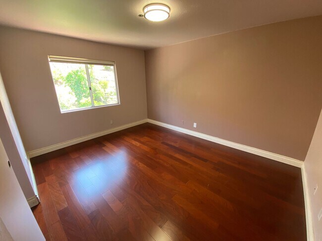 Building Photo - Pasatiempo 4 Bedroom Home
