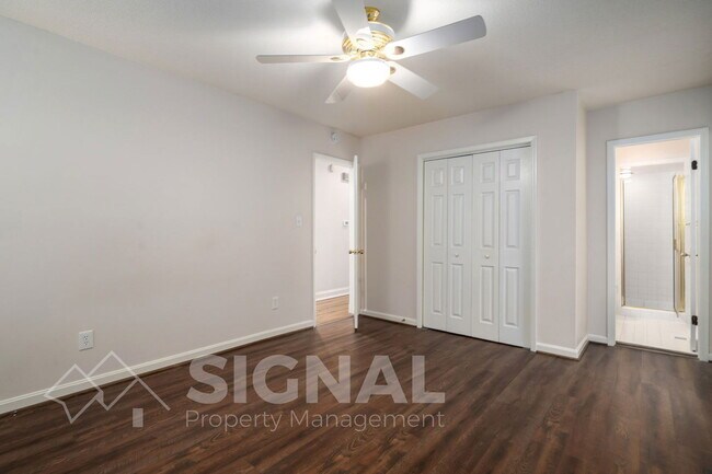 Building Photo - 2817 Altadena S Way