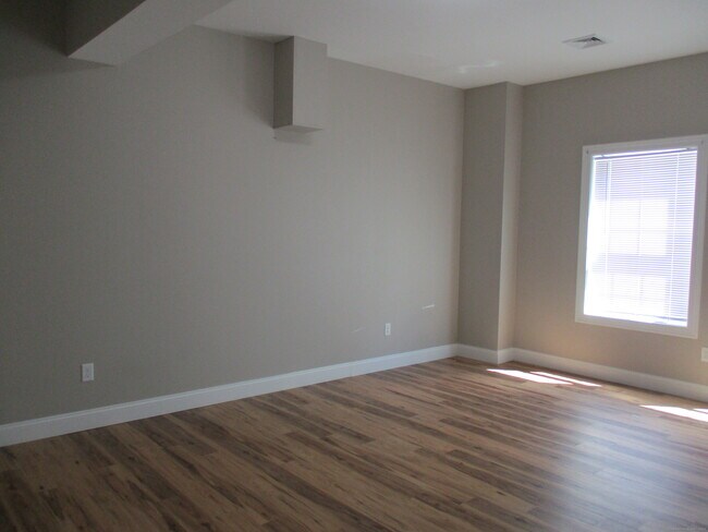 Building Photo - 1484 CT-171