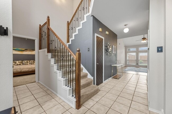 Building Photo - 10713 Alexandria Dr