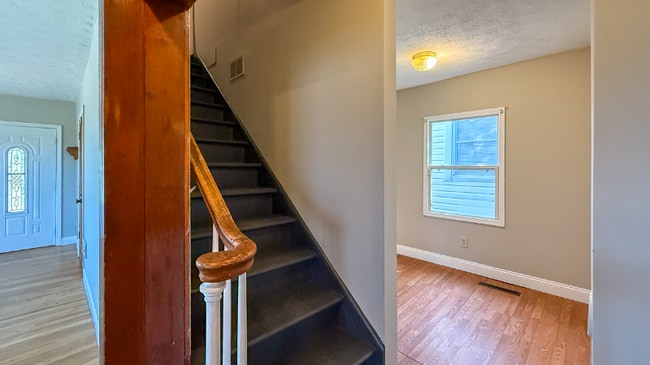 Building Photo - 301 Ragland St