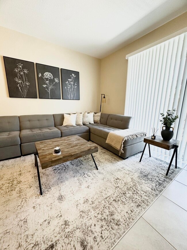 Building Photo - 69 Bandol St