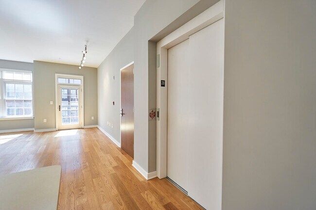 Building Photo - 1610 N Queen St