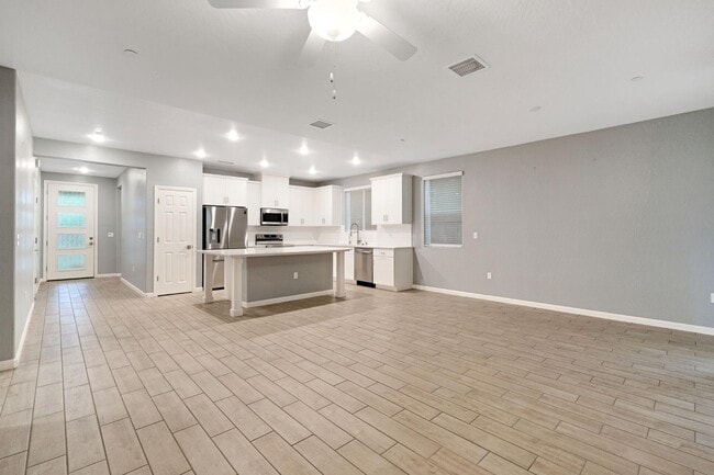 Building Photo - 141 Reunion Wy S