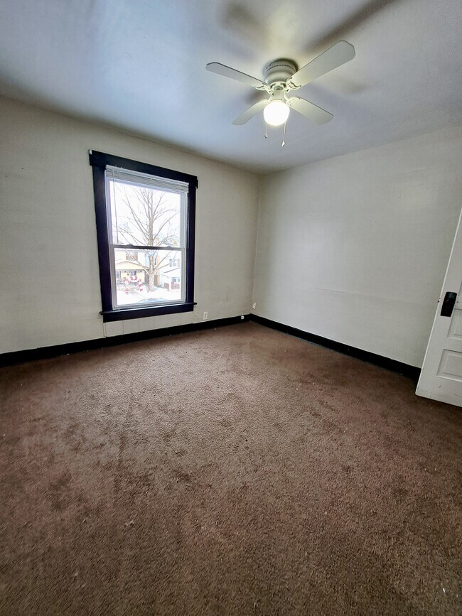 Building Photo - 1122 Beaumont Ave