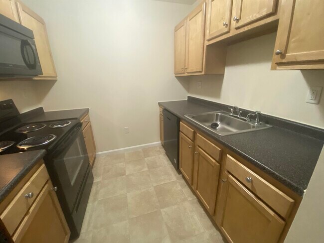 Building Photo - 80 Sentinel Court