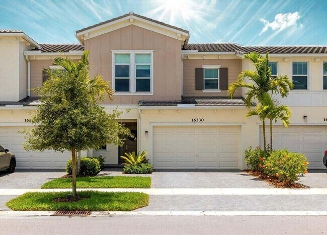 Building Photo - 16330 Oakview Dr