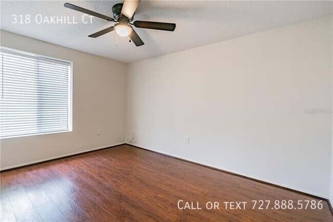 Building Photo - 318 Oakhill Ct