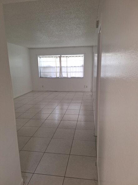 Primary Photo - 5061 W Oakland Park Blvd