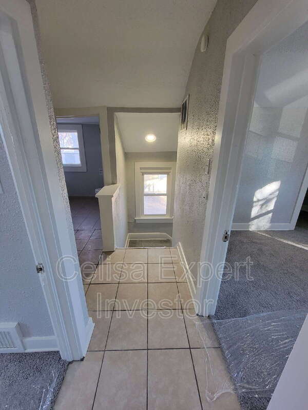 Building Photo - 3118 Robinwood Dr