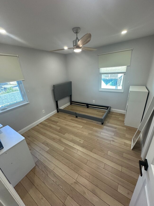 Building Photo - 3114 Dupont St S