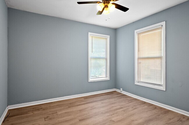 Building Photo - Dutchtown 2 bed 1 bath Single-Family for R...