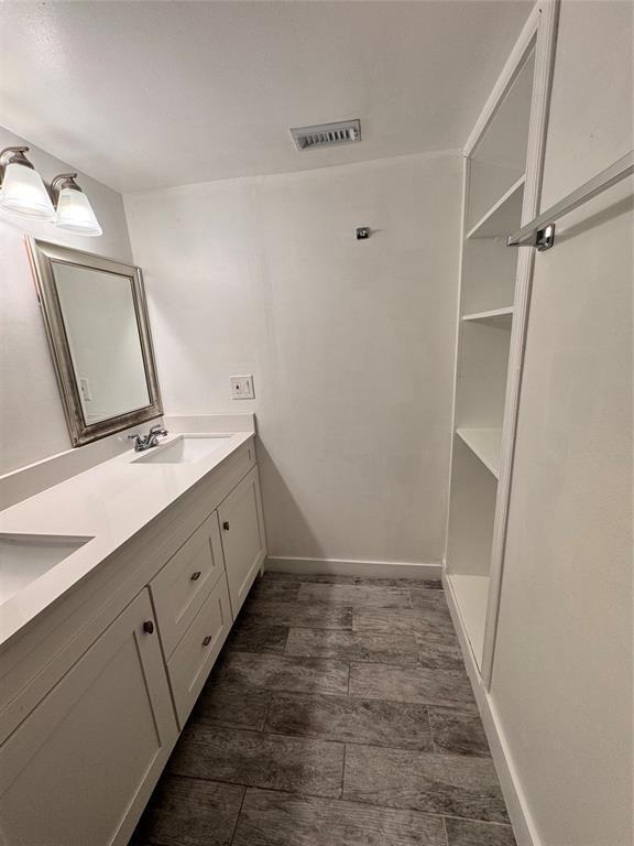 Building Photo - 6040 Lace Wood Cir