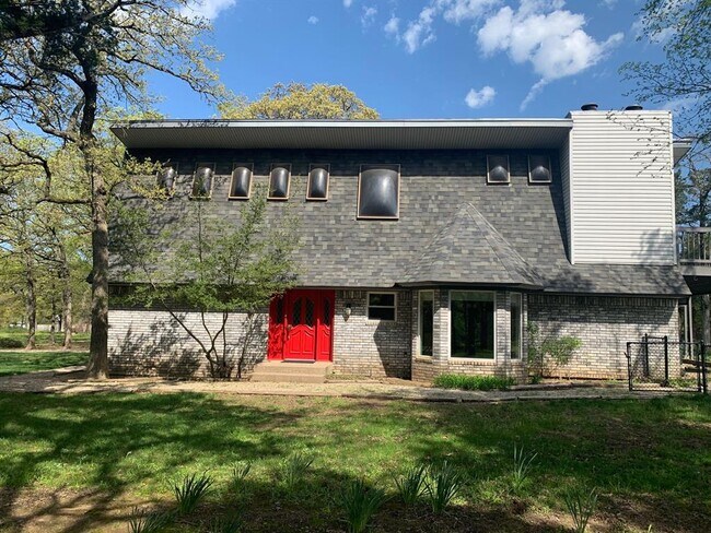 Building Photo - 110 Seminole Cove