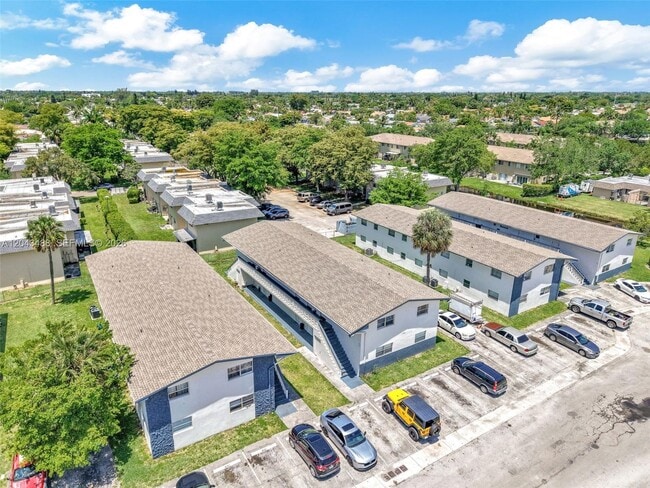 Building Photo - 861 SW 74th Terrace