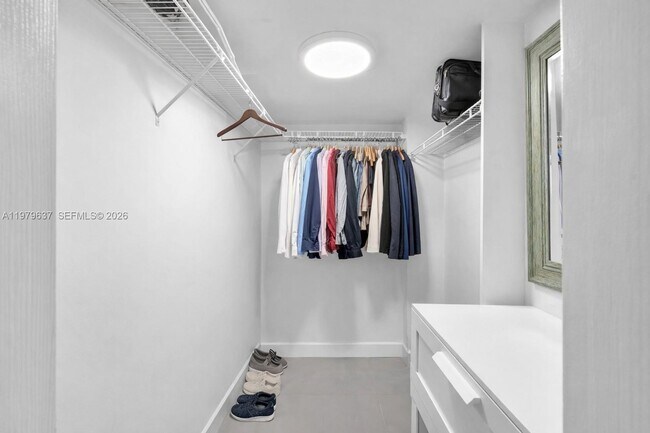 Building Photo - 860 NE 78th St