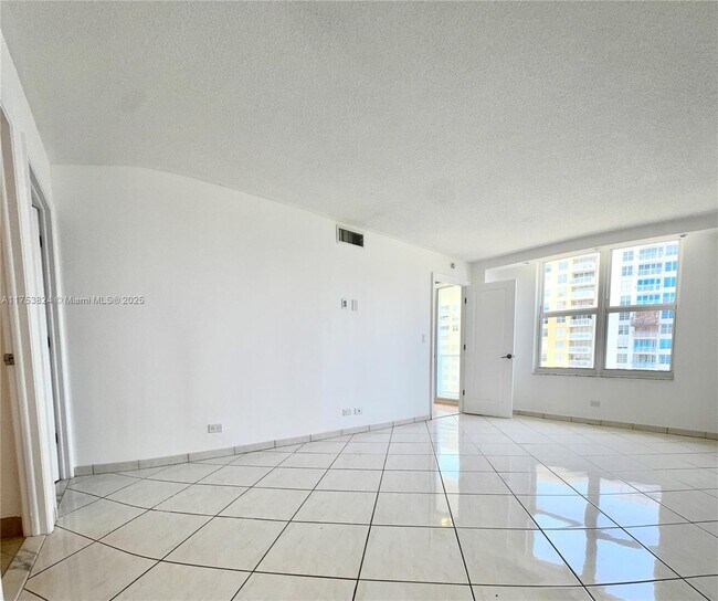 Building Photo - 230 174th St