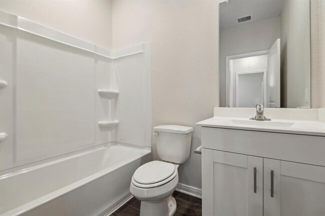 Building Photo - 16422 Blossom Grv Dr