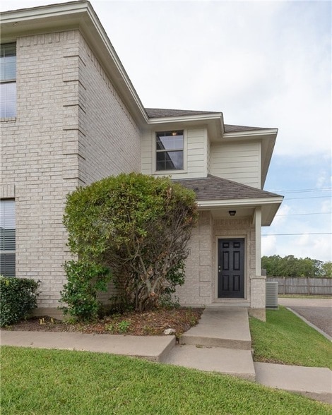 Building Photo - 3858 Oldenburg Ln