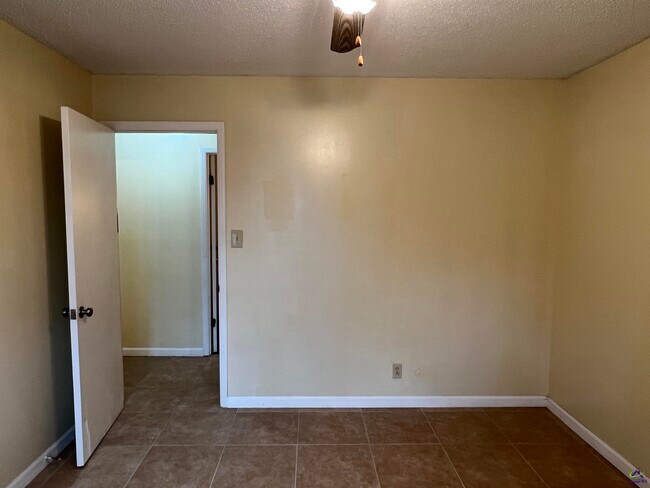 Building Photo - 3700 Dean Dr