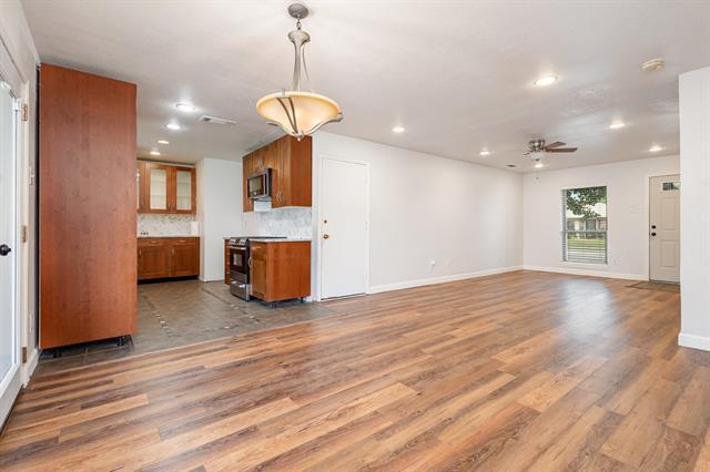 Building Photo - 920 Ashwood Dr