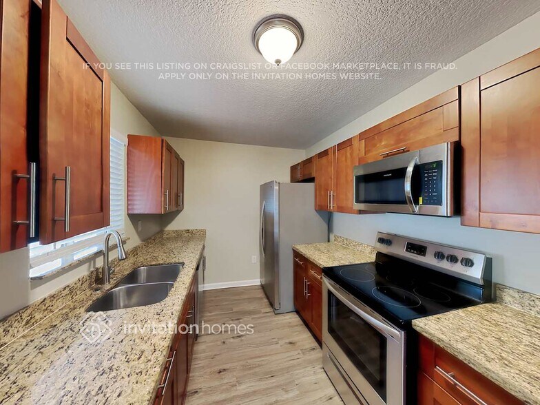 Building Photo - 17035 SW 145th Ave