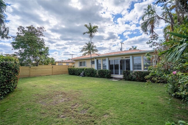 Building Photo - 475 S Shore Dr