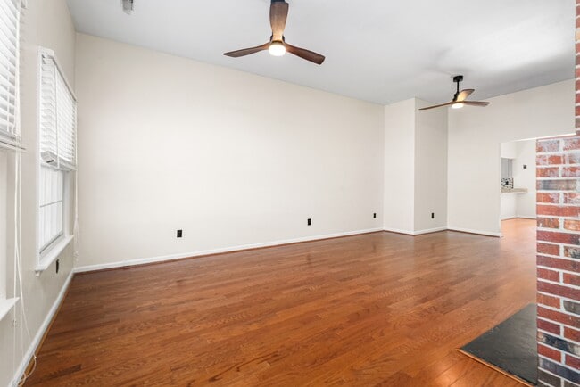 Building Photo - 38 Sacramento Dr