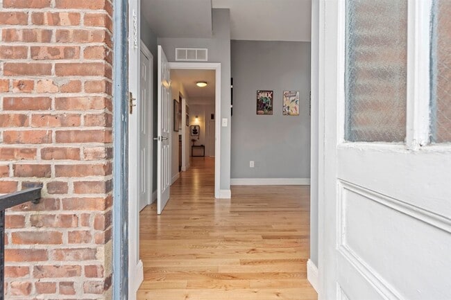 Building Photo - 187 Wayne St