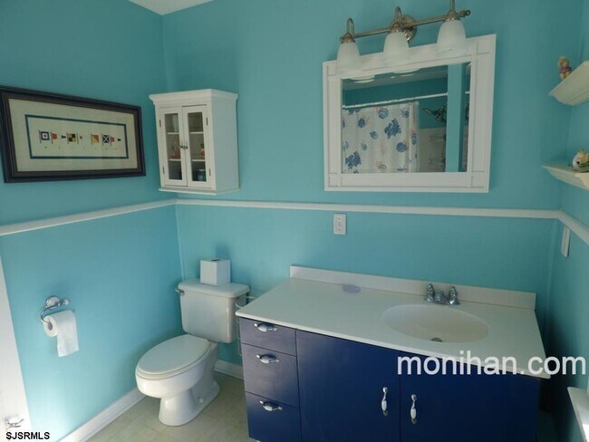 Building Photo - 875 Stenton Pl