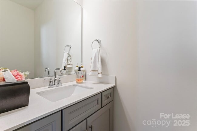 Building Photo - 116 Farrier Ln