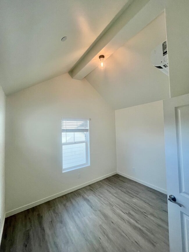 Building Photo - UPCOMING 3 BED 2 BATH HOME AVAILABLE 3/16/2026!!