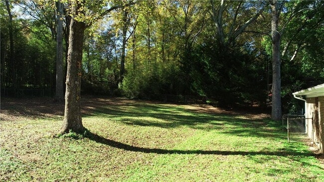 Building Photo - 3 bed, 2 bath home in Clemson
