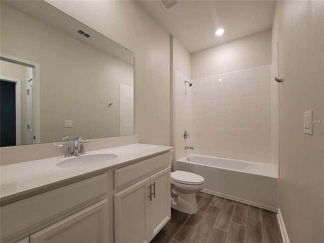 Building Photo - 5579 Bakewell Pl