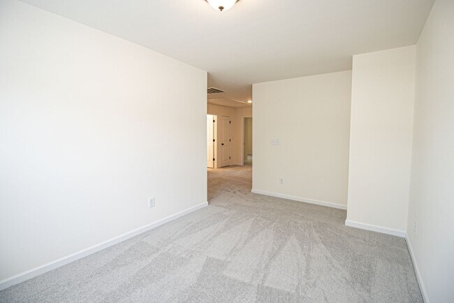 Building Photo - Great Wesley Chapel Location!