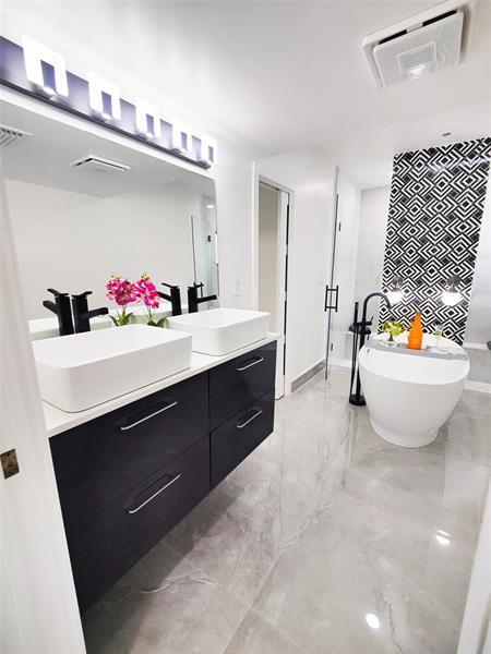 Building Photo - 5109 Banyan Ln