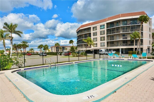 Building Photo - Paradise at Emerald Pointe in Punta Gorda