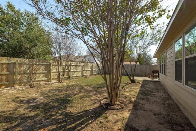 Building Photo - 772 Kingfisher Ln