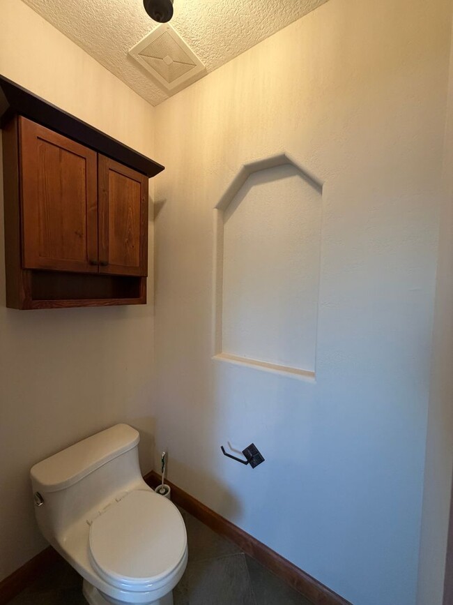 Building Photo - Beautiful 3 Bedroom Single Story Custom Home Plus Office Available Near Tramway Blvd NE & I-40!
