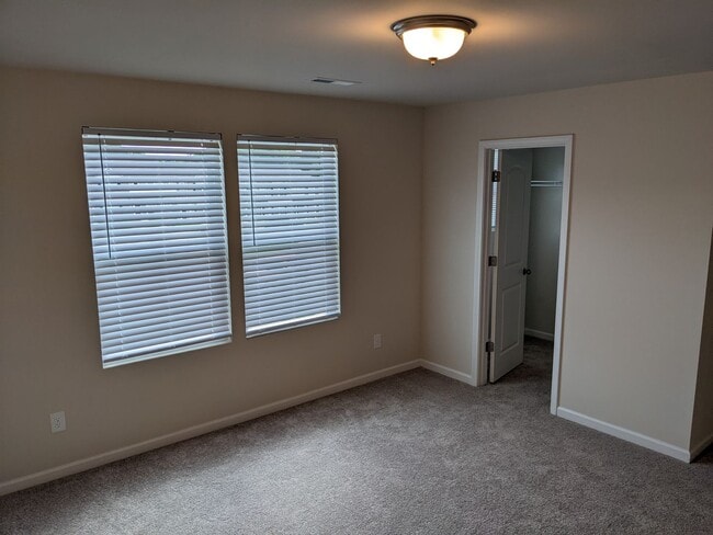 Building Photo - 2 Story Townhome-Salisbury